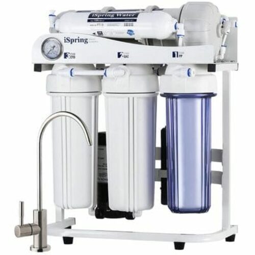 This tankless RO is built for durability and has a large capacity to make it a great fit for light commercial uses in restaurants, cafes, labs, salons and offices. 